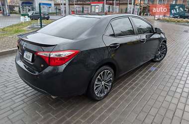 Седан Toyota Corolla 2014 в 