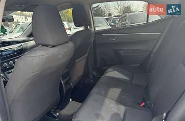 Седан Toyota Corolla 2013 в 