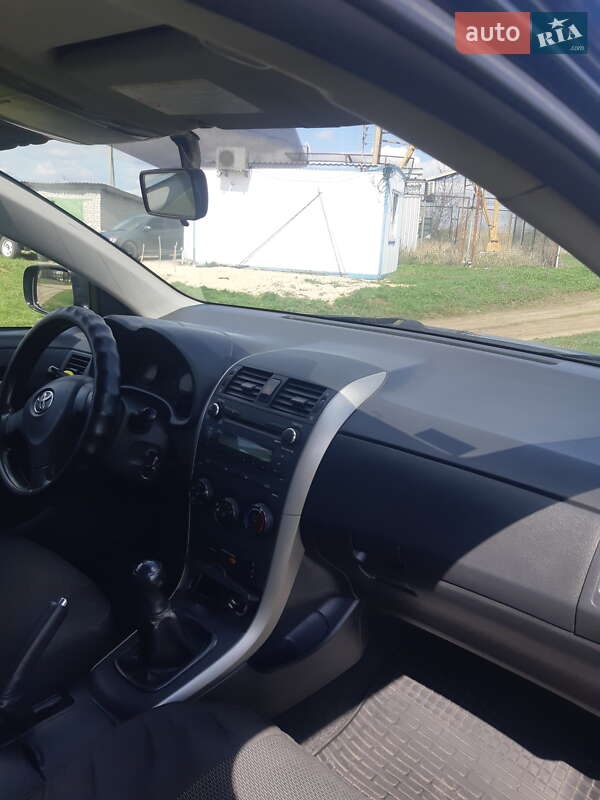Седан Toyota Corolla 2008 в Кропивницькому