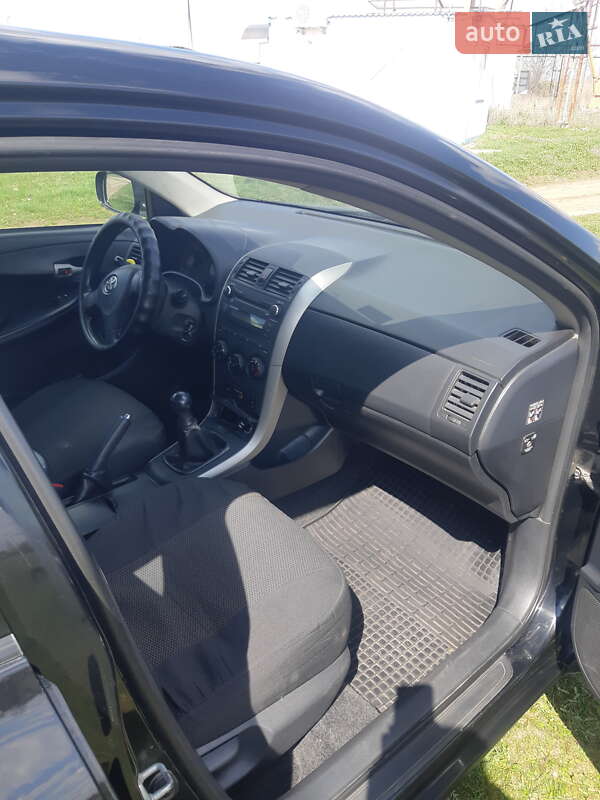 Седан Toyota Corolla 2008 в Кропивницькому