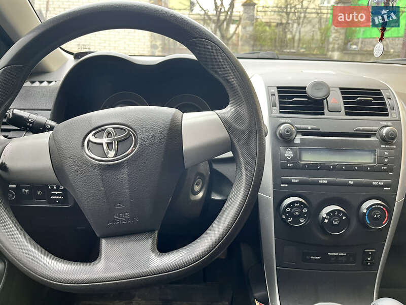 Седан Toyota Corolla 2011 в Трускавце