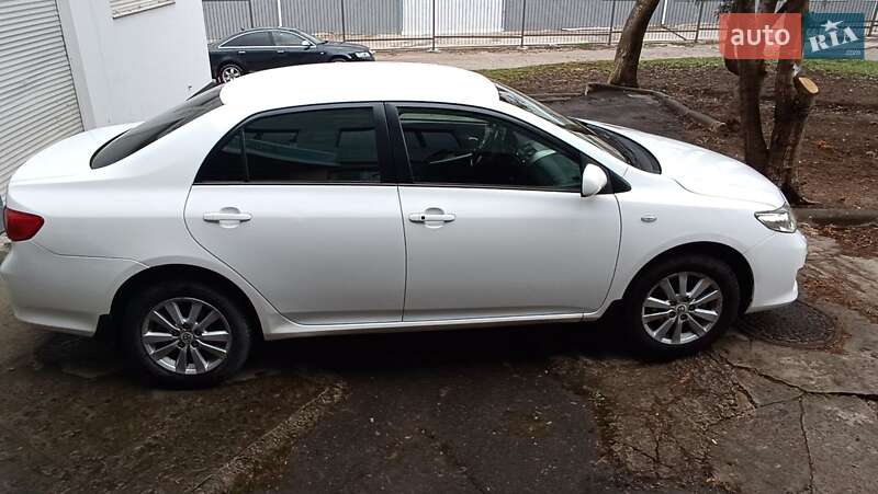 Седан Toyota Corolla 2008 в Тернополі