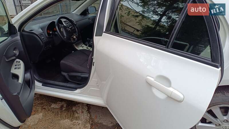 Седан Toyota Corolla 2008 в Тернополі