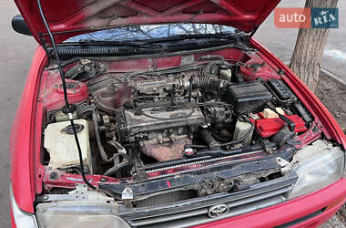 Седан Toyota Corolla 1992 в 