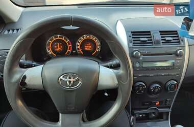 Седан Toyota Corolla 2011 в 