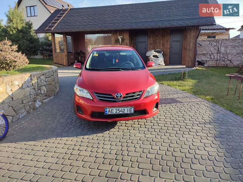 Седан Toyota Corolla 2011 в Дніпрі