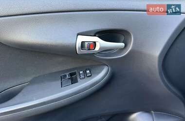 Седан Toyota Corolla 2012 в 