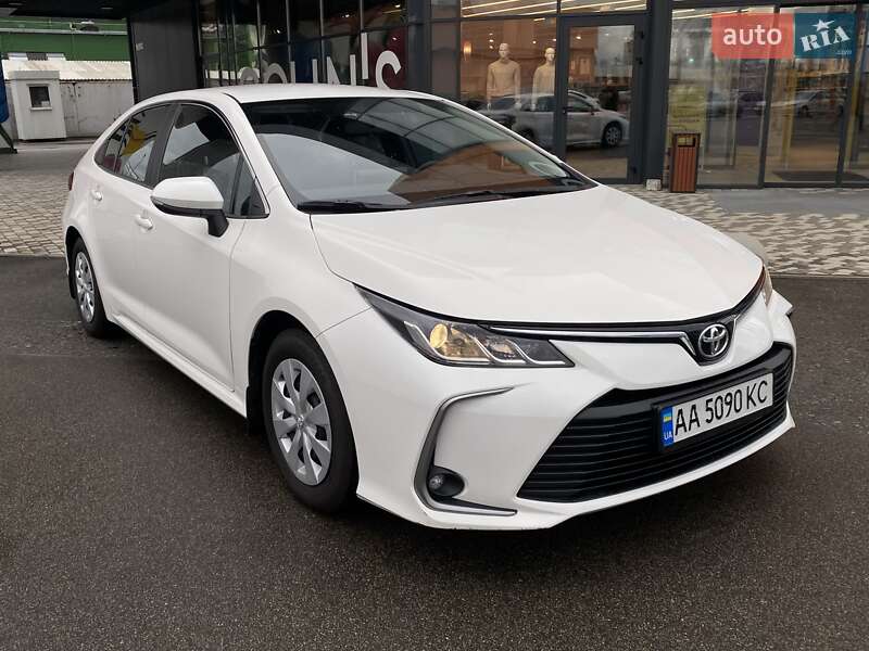 Седан Toyota Corolla 2020 в 