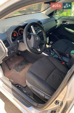 Седан Toyota Corolla 2011 в 