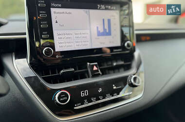 Седан Toyota Corolla 2019 в 