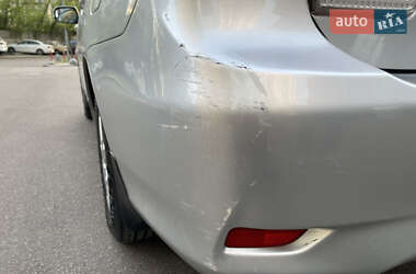 Седан Toyota Corolla 2011 в 
