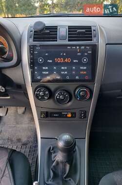 Седан Toyota Corolla 2007 в 