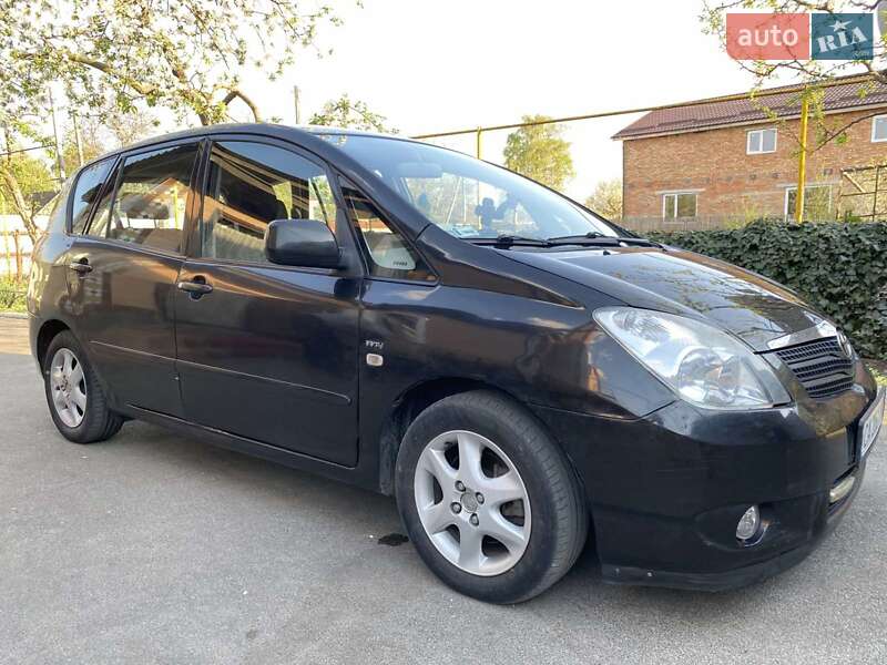 Хетчбек Toyota Corolla 2002 в 