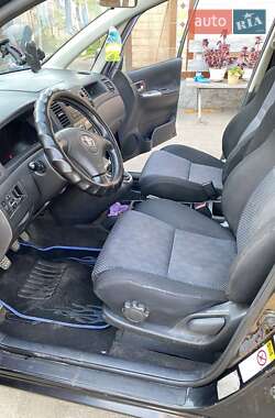 Хетчбек Toyota Corolla 2002 в 