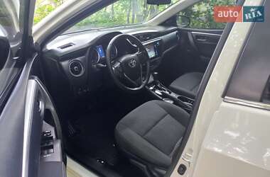 Седан Toyota Corolla 2017 в 