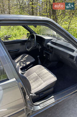 Седан Toyota Corolla 1987 в 