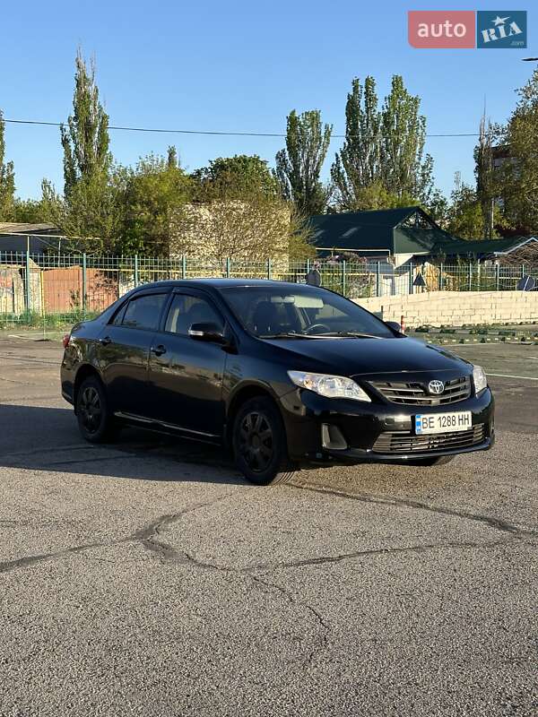 Седан Toyota Corolla 2013 в Миколаєві
