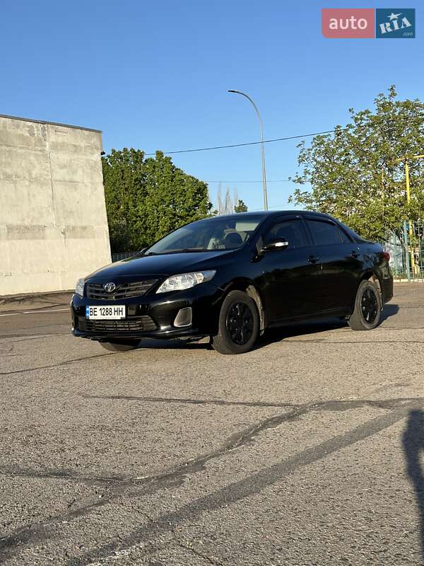 Седан Toyota Corolla 2013 в Миколаєві