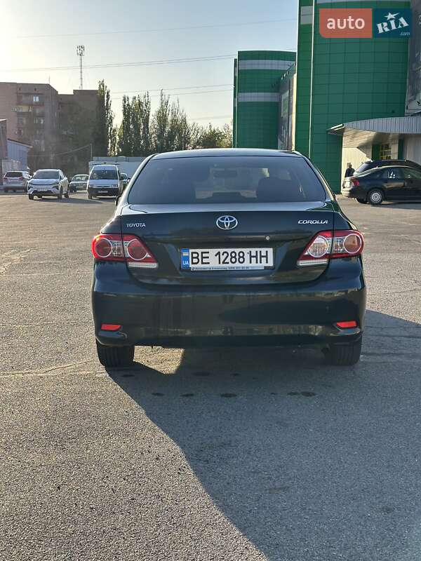 Седан Toyota Corolla 2013 в Миколаєві