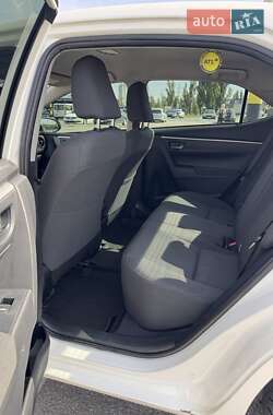 Седан Toyota Corolla 2017 в 