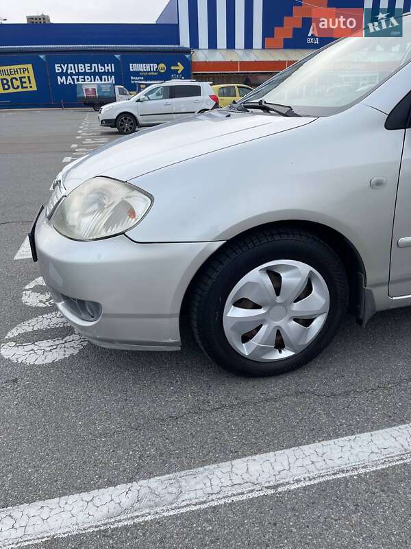 Седан Toyota Corolla 2005 в Киеве