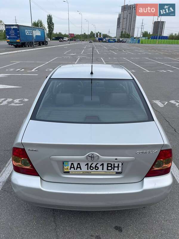 Седан Toyota Corolla 2005 в Киеве
