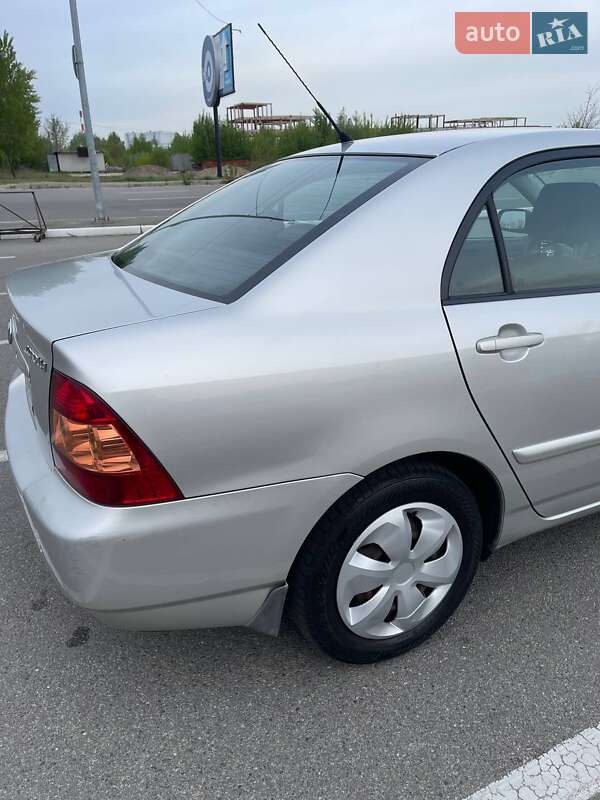 Седан Toyota Corolla 2005 в Киеве