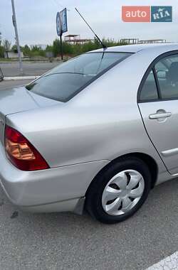 Седан Toyota Corolla 2005 в 