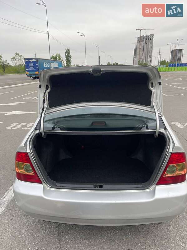 Седан Toyota Corolla 2005 в Киеве