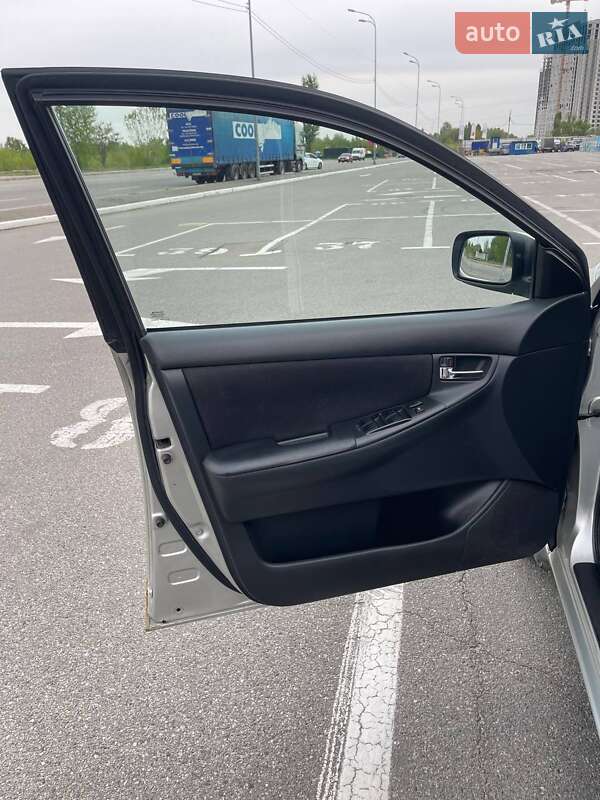 Седан Toyota Corolla 2005 в Киеве