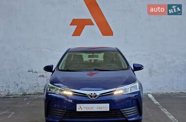 Седан Toyota Corolla 2018 в 