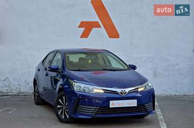 Седан Toyota Corolla 2018 в 