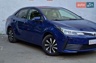 Седан Toyota Corolla 2018 в 
