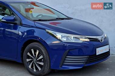 Седан Toyota Corolla 2018 в 