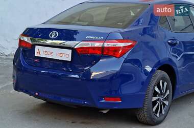 Седан Toyota Corolla 2018 в 