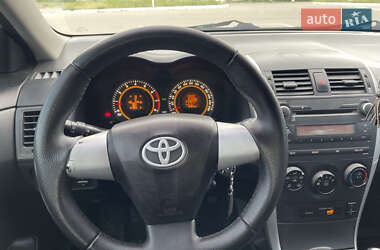Седан Toyota Corolla 2012 в 