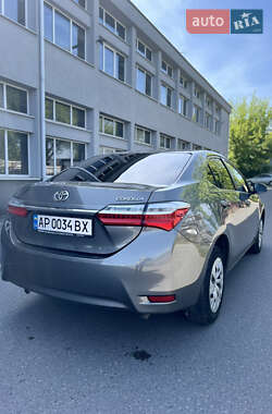Седан Toyota Corolla 2017 в 