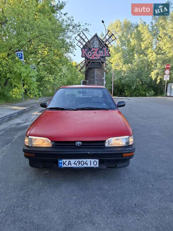 Седан Toyota Corolla 1991 в Києві