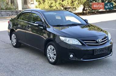 Седан Toyota Corolla 2011 в П'ятихатках