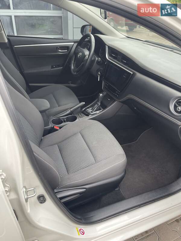 Седан Toyota Corolla 2018 в Києві