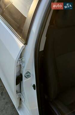 Седан Toyota Corolla 2013 в 