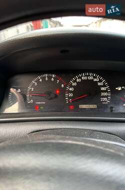 Седан Toyota Corolla 2004 в 