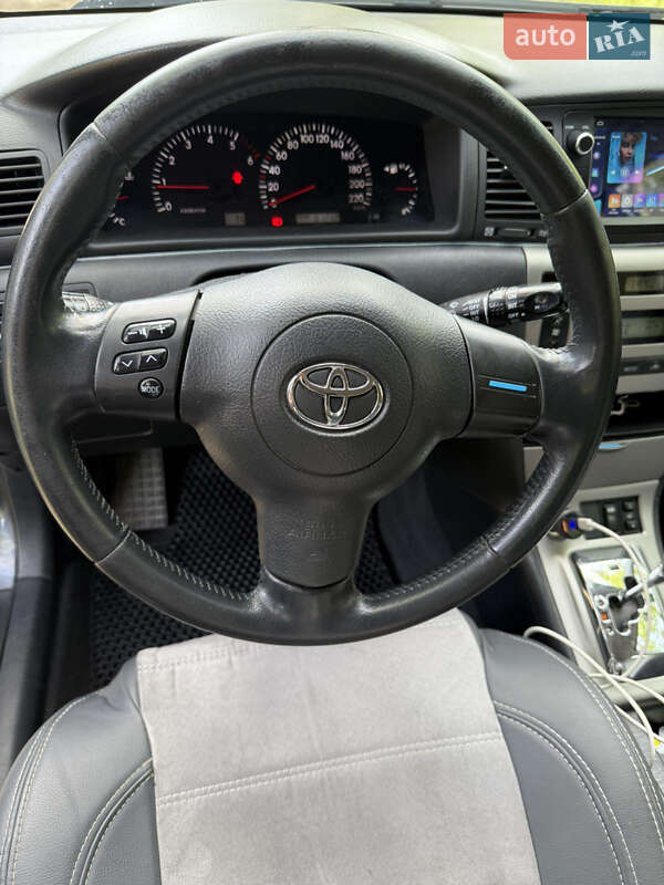 Хетчбек Toyota Corolla 2006 в Рівному