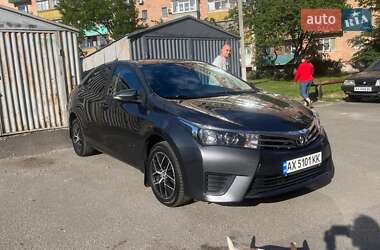 Седан Toyota Corolla 2015 в 