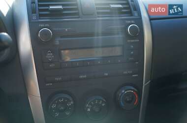 Седан Toyota Corolla 2011 в 