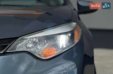 Седан Toyota Corolla 2015 в 