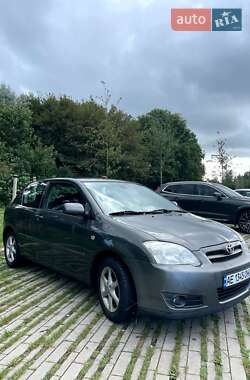 Хетчбек Toyota Corolla 2004 в 