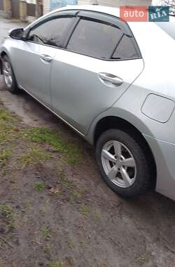 Седан Toyota Corolla 2015 в 