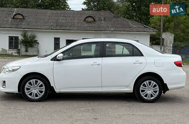Седан Toyota Corolla 2010 в 