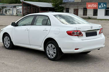 Седан Toyota Corolla 2010 в 